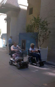Promenade en scooters électriques dans l'Hôtel Dieu